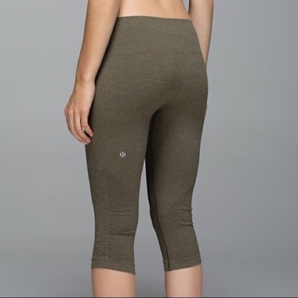 lululemon athletica Pants - lululemon seamless crops size 6